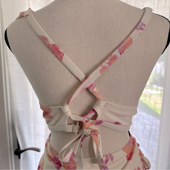🌺👙 🎉HOST PICK🎉Gorgeous pin up retro floral ruffle bikini adjustable bow XL - Picture 3 of 6